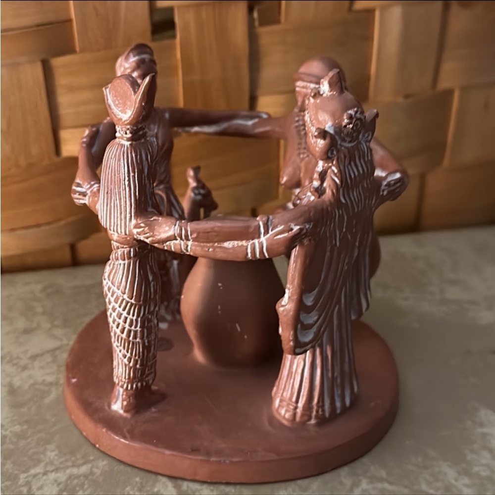 Clay women’s circle candlestick
